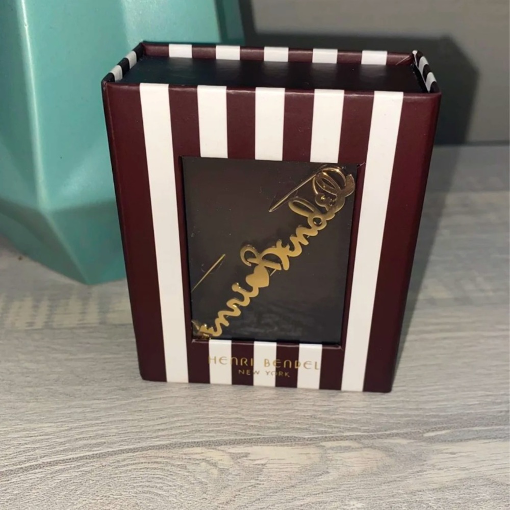 Henri Bendel Pin NWT